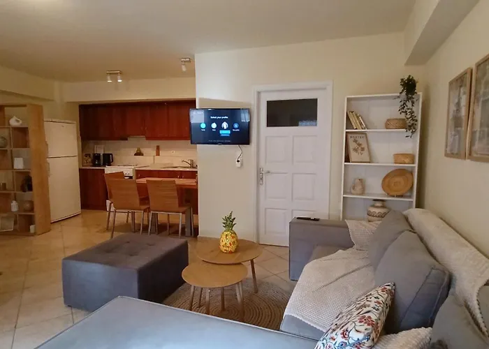 Nook 2 Holiday home *